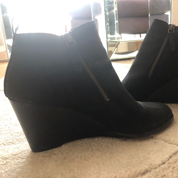 Black boots - Picture 2 of 5